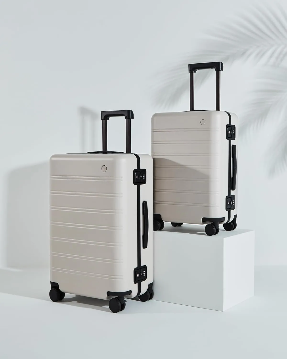 24 Inch Zipperless Luggage, Aluminium Frame Luggage, Checked Luggage Airline Approved, Hard Shell Suitcase with Spinner Wheels, Dual TSA Lock, Latching System (Saturn, Manhattan Classic)