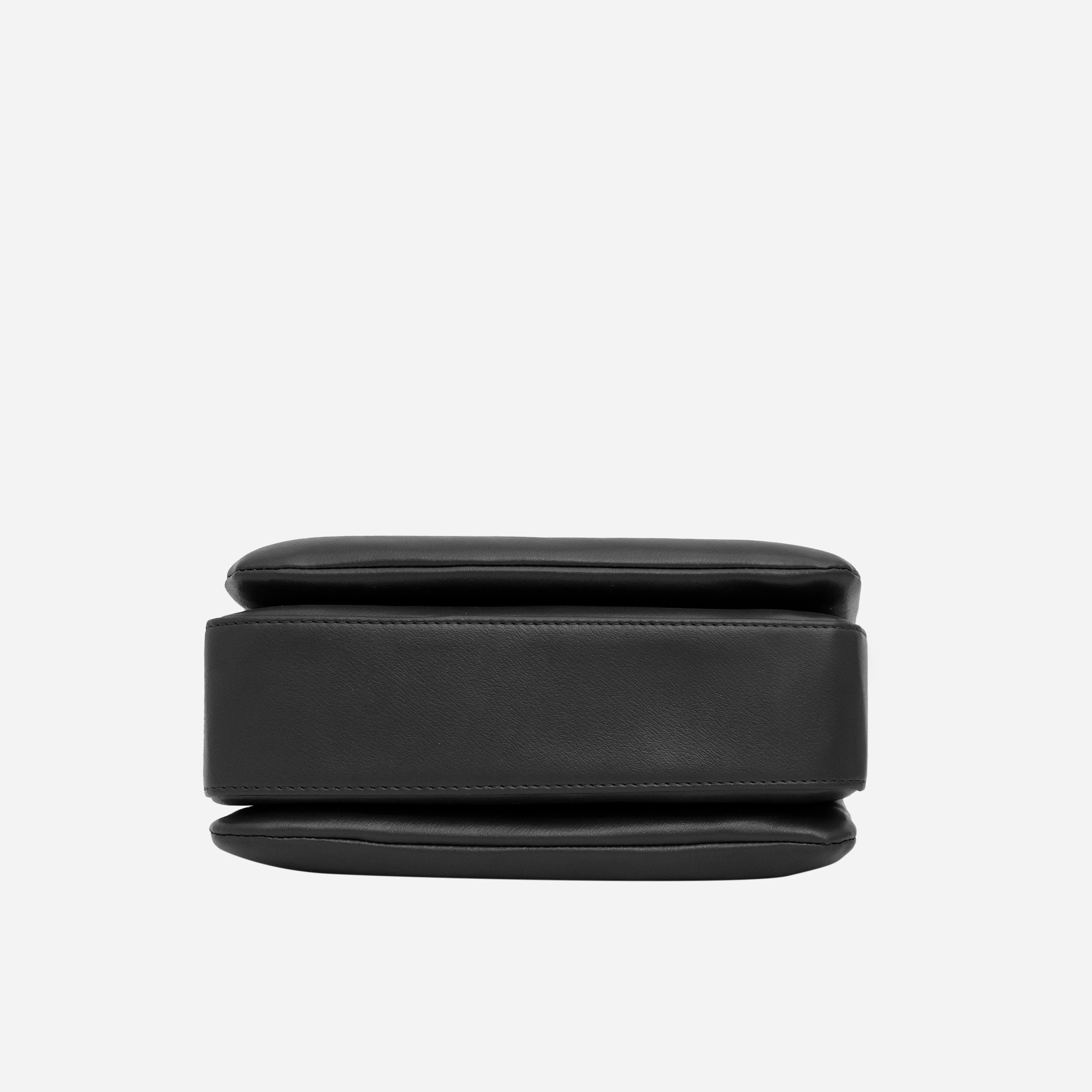 black Casual Catcher slingbag  | cara