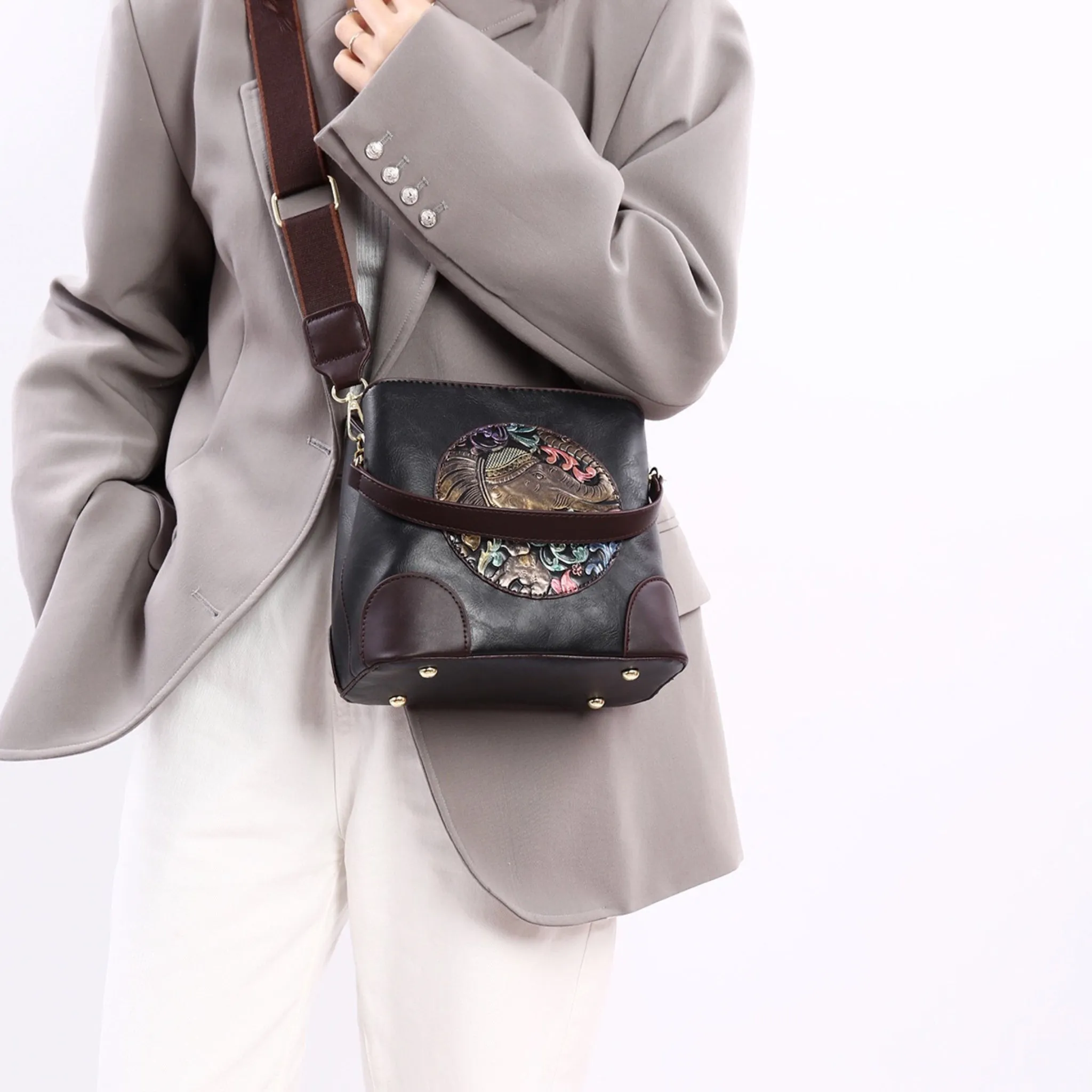 Black Tari Sling Bag