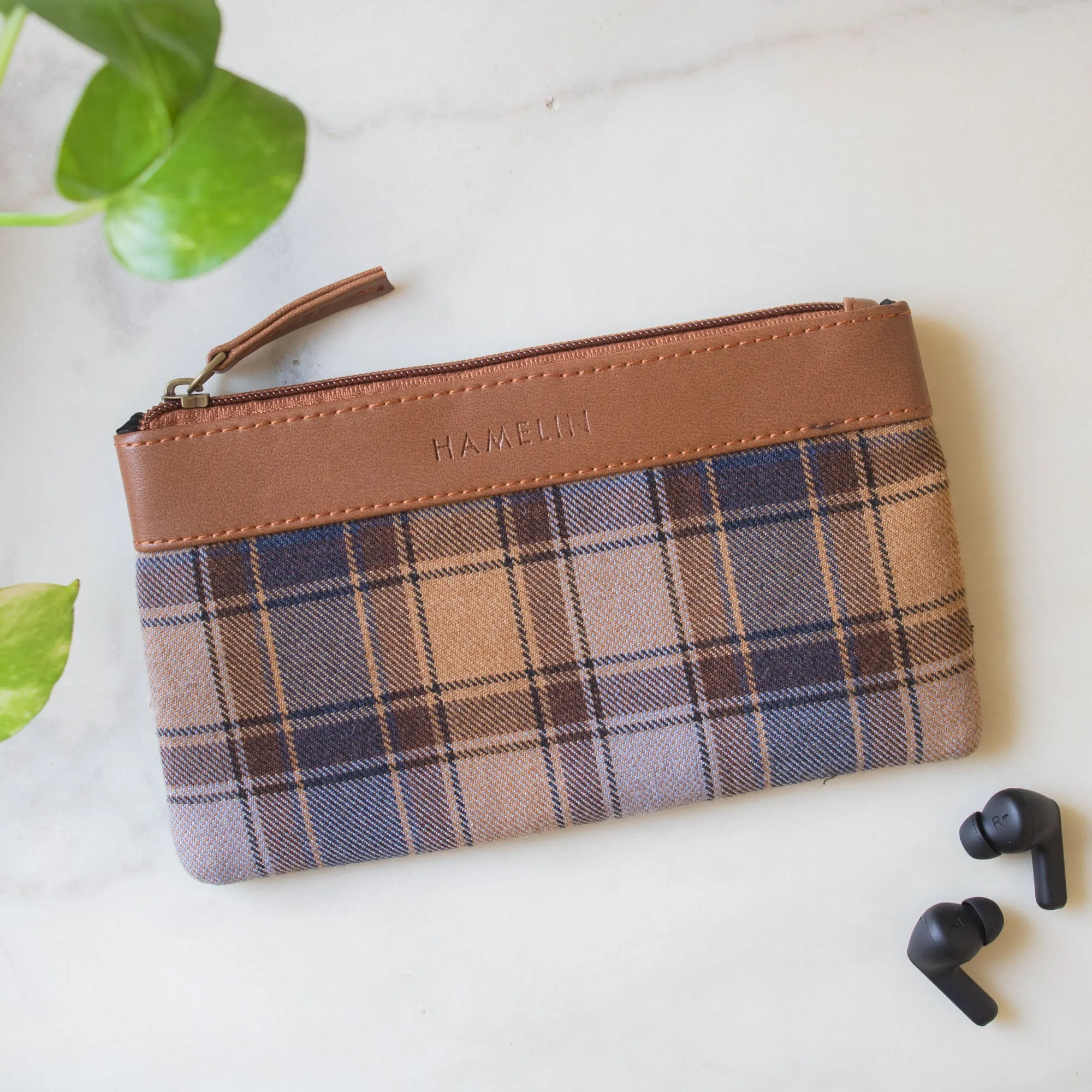 Essentials Pouch - Set of two (Plaid tweed)