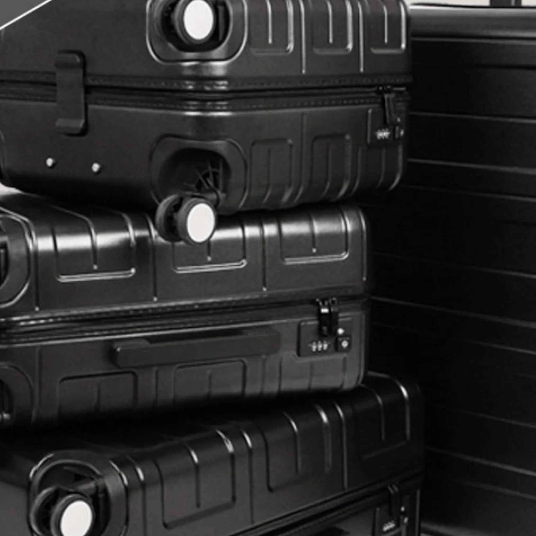 Executive - Lightweight - Cabin Suitcase (40.5cm)