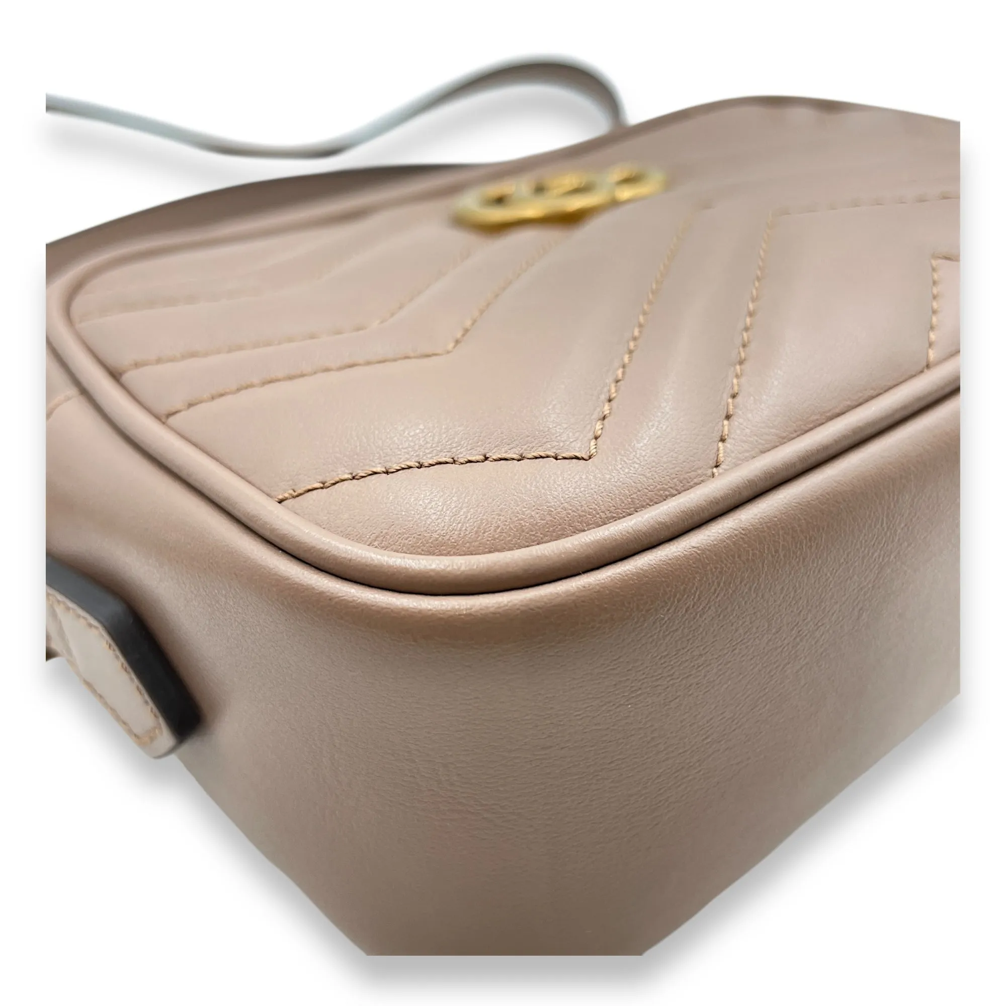 GG Marmont Mauve Crossbody Bag in Calfskin, Gold hardware