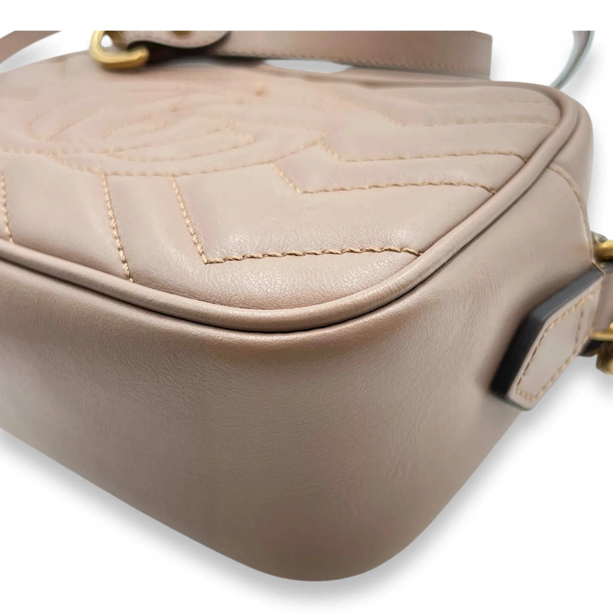 GG Marmont Mauve Crossbody Bag in Calfskin, Gold hardware