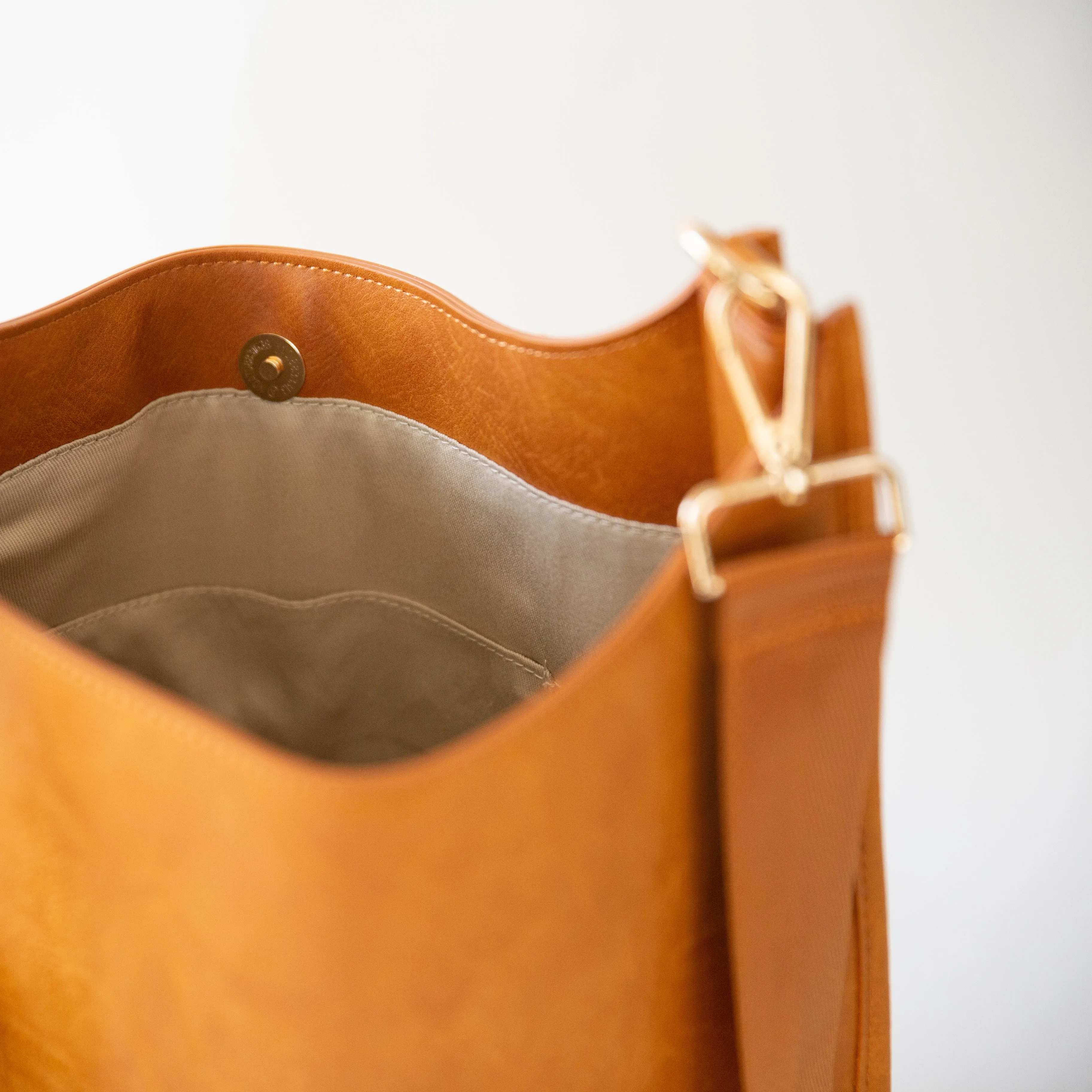 Large Vegan Leather Messenger Bag-Cognac