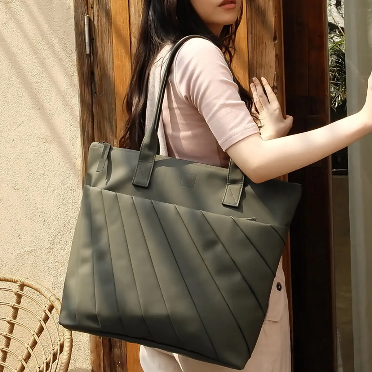 LIGHT Tote Bag - Pine Green