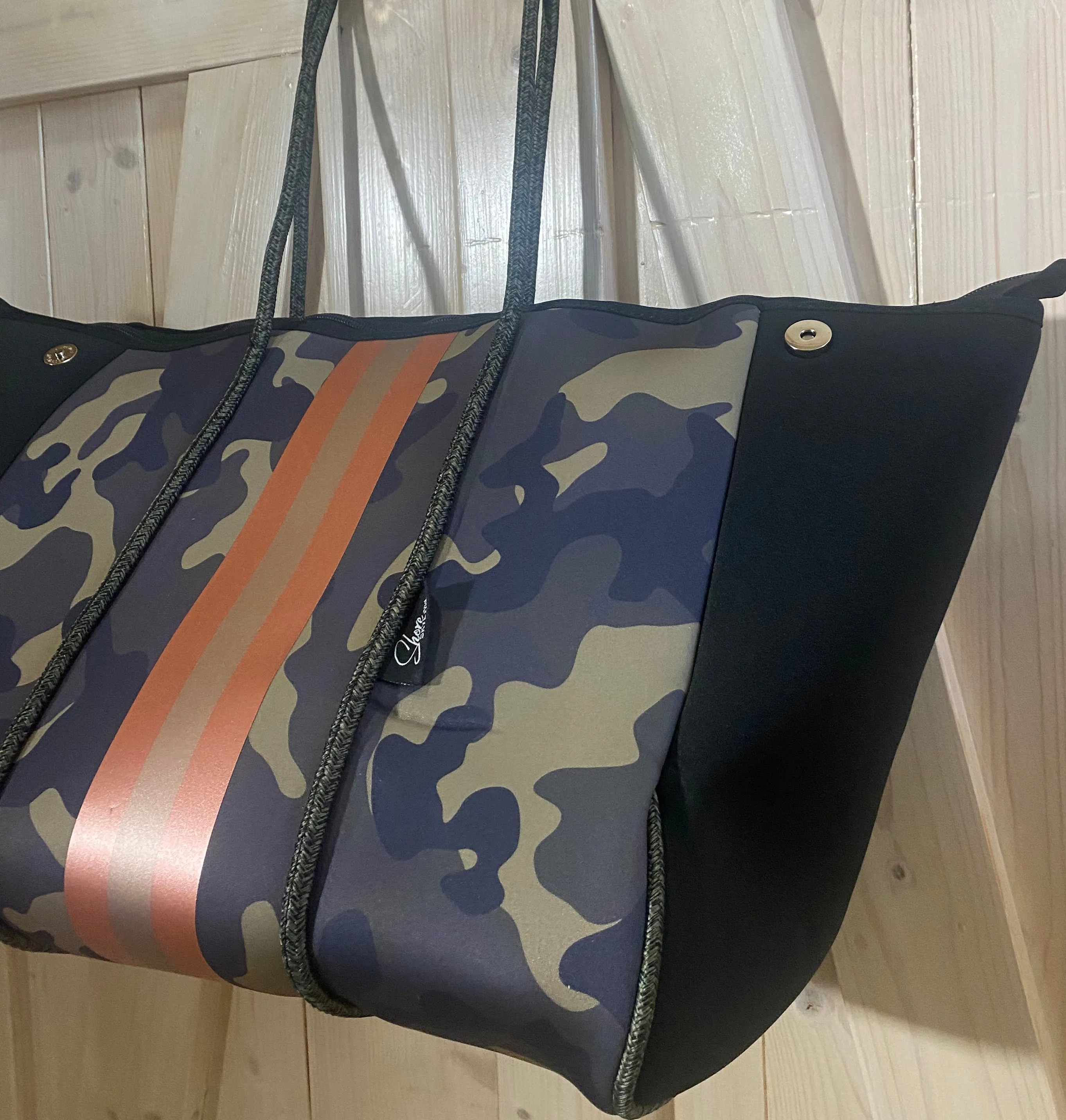 nwt Camo Luxe Rose 2.0 Neoprene Tote Bag   luminous metallic ROSE GOLD stripes w added top zip closure women light purse waterproof ShoreAndSkyline Shore and Skyline