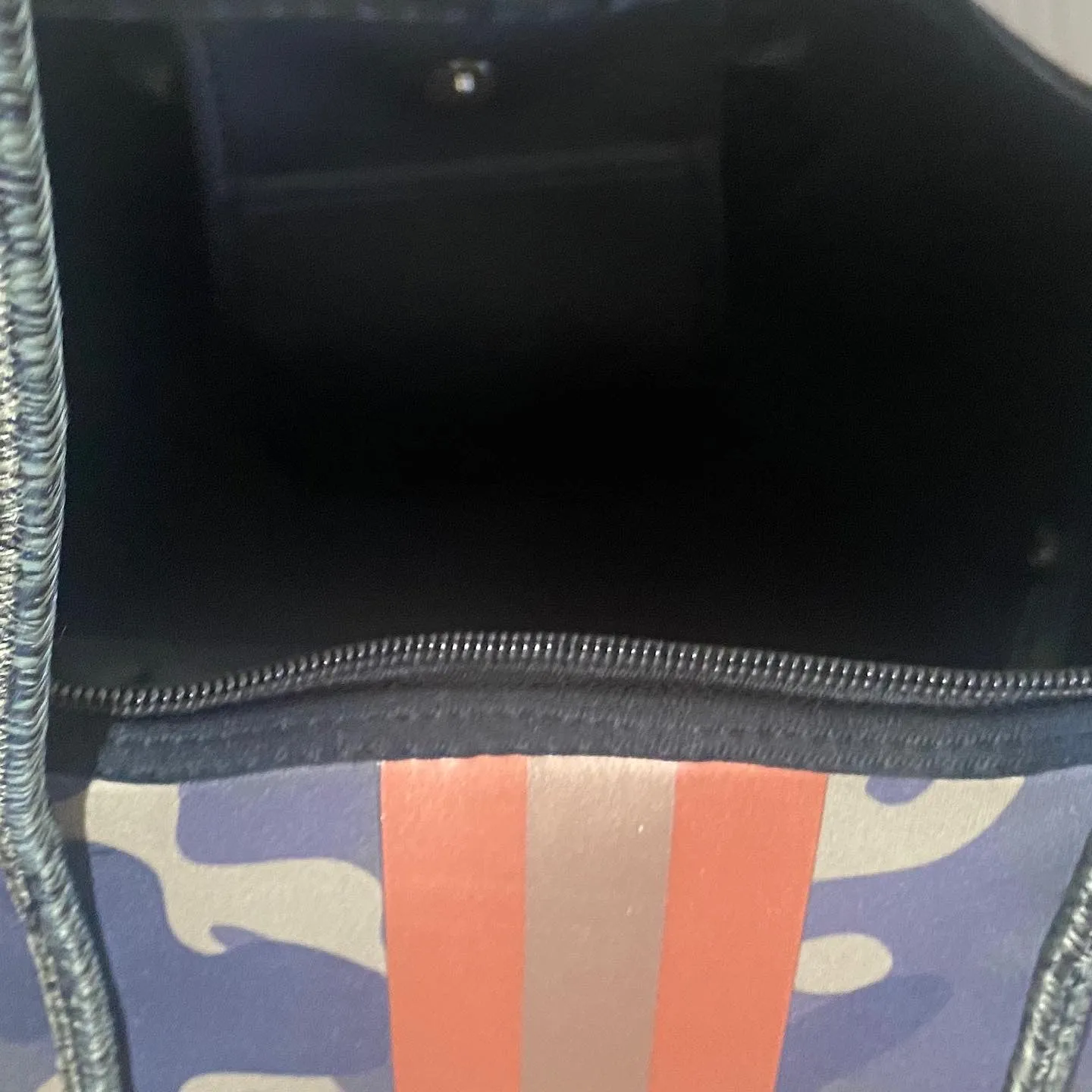 nwt Camo Luxe Rose 2.0 Neoprene Tote Bag   luminous metallic ROSE GOLD stripes w added top zip closure women light purse waterproof ShoreAndSkyline Shore and Skyline
