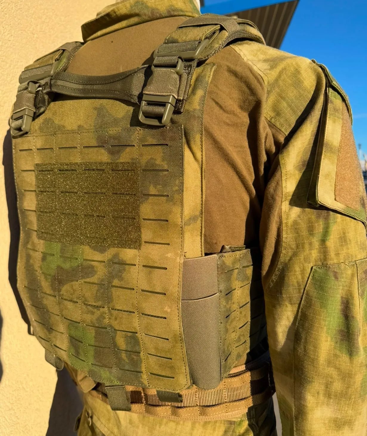 Redemption Crusader 2.0 Molle Quick Release Buckles Vest with Side Cummerbund Pouches and Triple Pouch