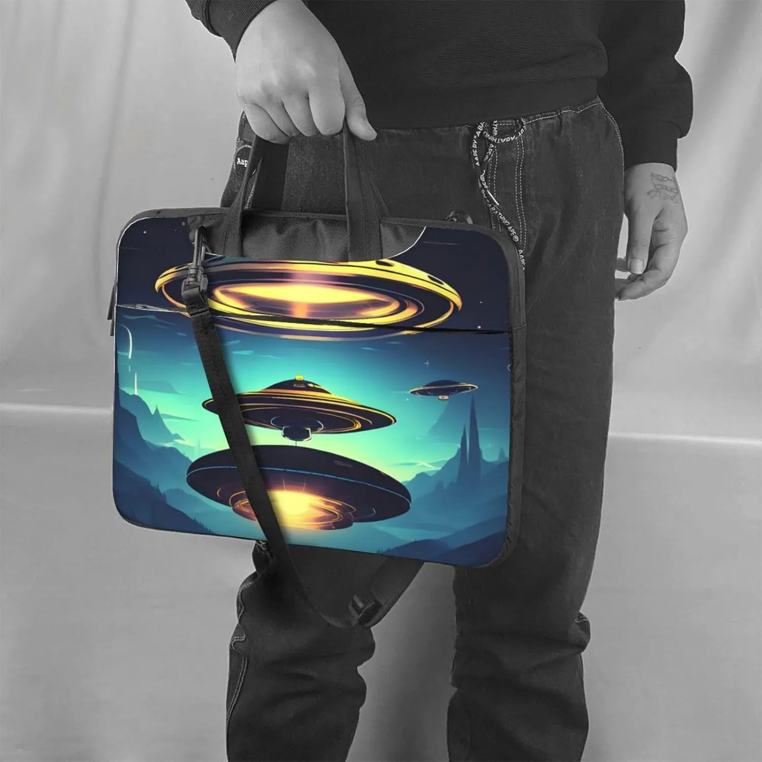 Spacecraft Descend Laptop Shoulder Bag, Ultra Slim And Portable, With Padded Shoulder Strap And Handleã€‚