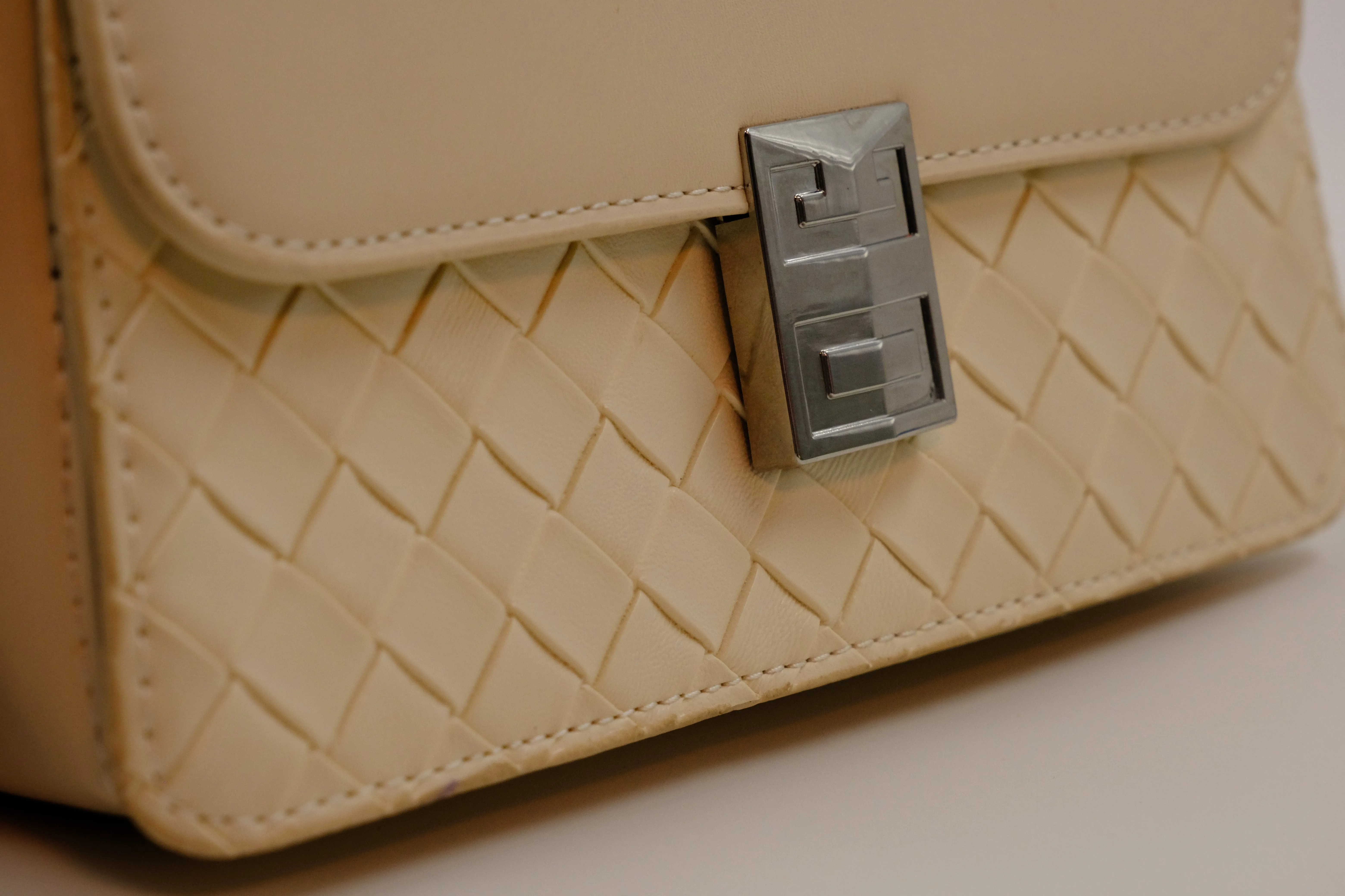 Stylish Ivory Woven Texture Handbag