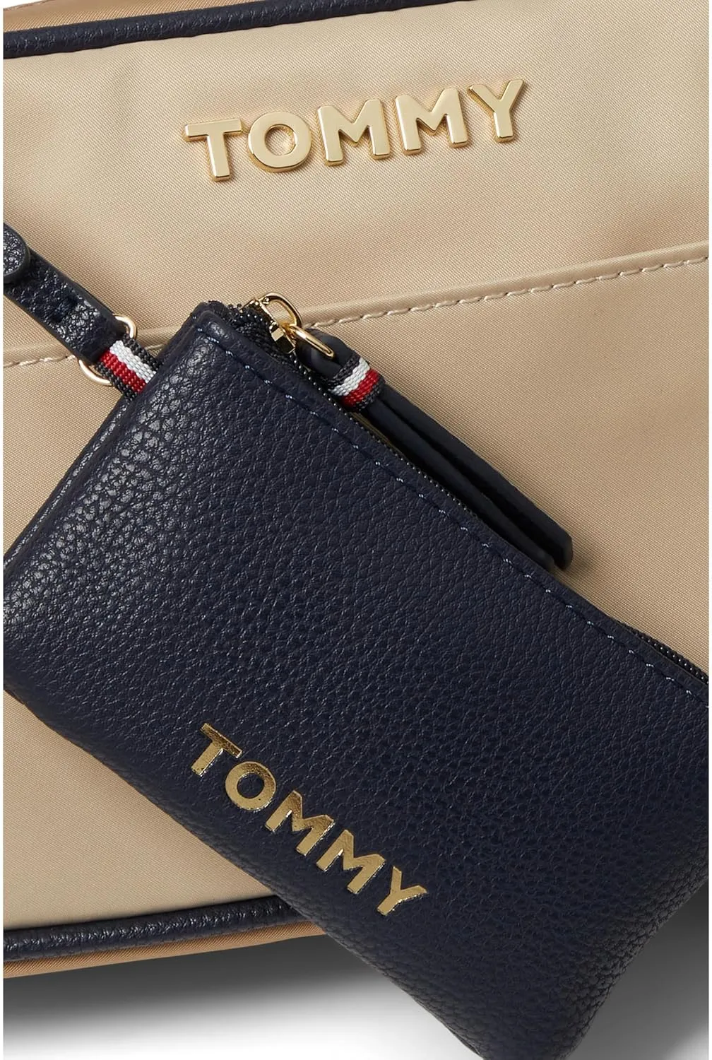 Tommy Hilfiger Anastasia Ii Camera Crossbody W/Hangoff