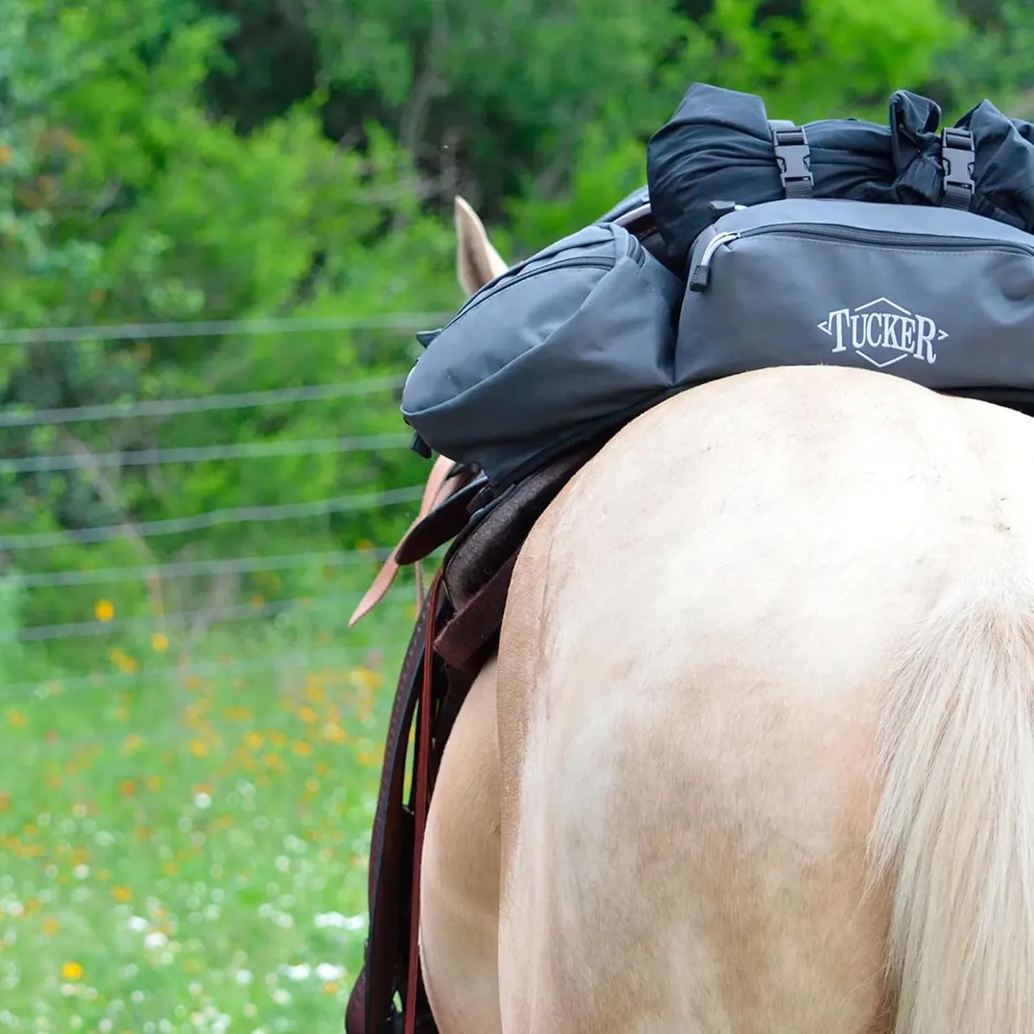 Tucker Day Tripper Durable Water-Resistant Fleece-Lined Foam-Padded Western Trail Horseback Riding Equestrian Gear Storage Cantle Bag, Double Compression Attachment, 3 Pouches