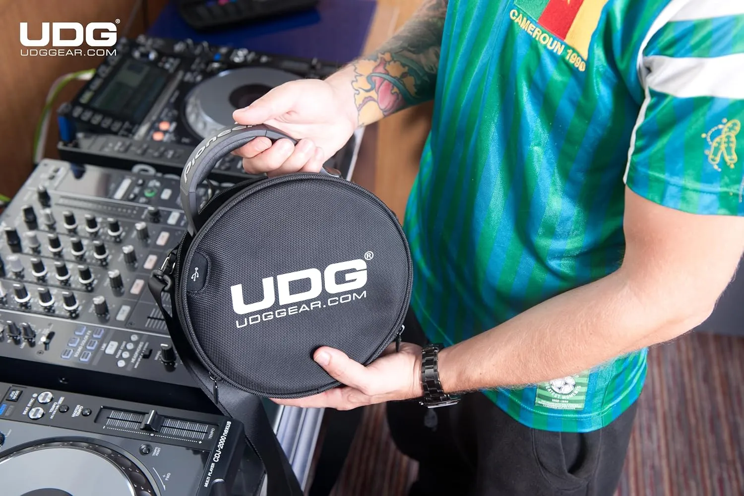 Ultimate DIGI Headphone Bag Black U9950BL