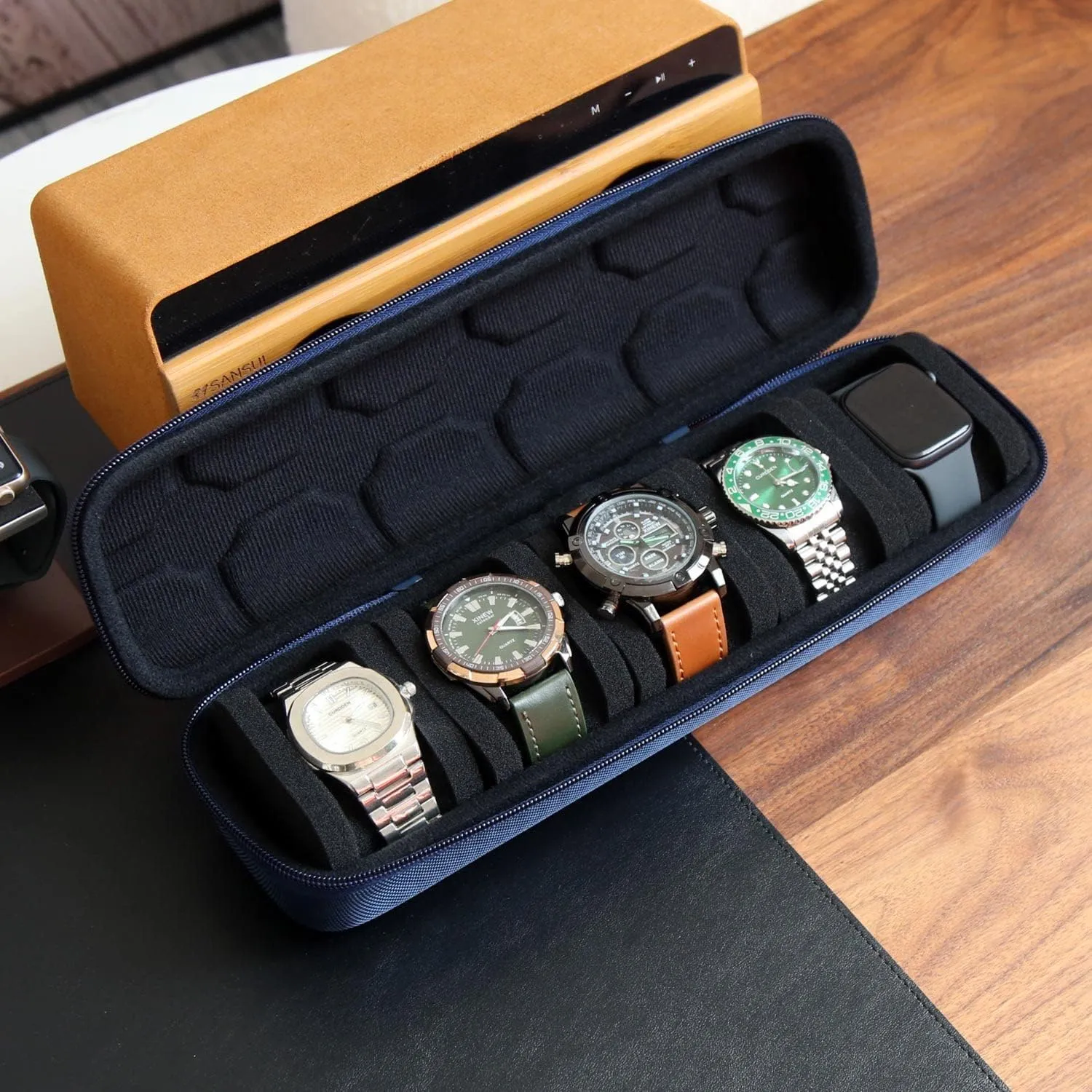 Watch Travel Case for Men and Women Portable Single Watch Storage box and Organizer for Wristwatches and Smart Watches
